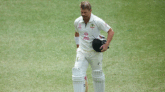ওয়ার্নারকে সতর্ক করলেন নারী আম্পায়ার