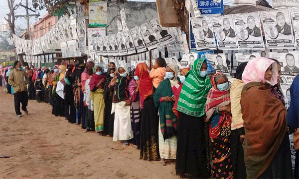 কমলগঞ্জ পৌরসভায় কড়া নিরাপত্তায় চলছে ভোট গ্রহন