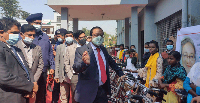 সাহস-স্বপ্নের সাথে পথ চলবে শ্রীমঙ্গলের ৩০ স্কুলছাত্রী