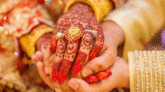 একসঙ্গে ৪ প্রেমিক নিয়ে পলায়ন তরুণীর