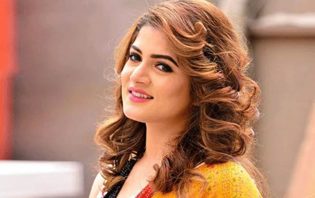 শ্রাবন্তীর বিরুদ্ধে পুলিশের মামলা