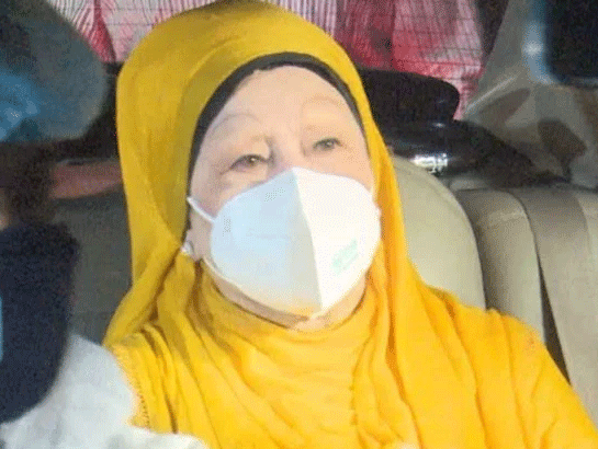 যে কারণে বিদেশে যেতে পারছেন না খালেদা জিয়া