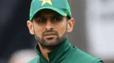 অবসর না নেওয়ার কারণ জানালেন শোয়েব