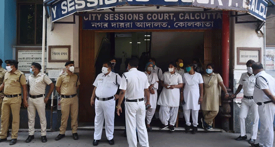 পশ্চিমবঙ্গের ৪ মন্ত্রী গ্রেফতার, আদালতের কড়া প্রশ্নের মুখে সিবিআই
