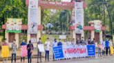 সিলেটে শিক্ষা প্রতিষ্ঠান খুলে দেওয়ার দাবিতে মানববন্ধন