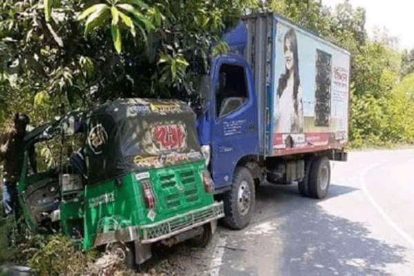 মাধবপুরে পিকআপ ভ্যান ও সিএনজি অটোরিক্সার মুখোমুখি সংঘর্ষ, নিহত ১