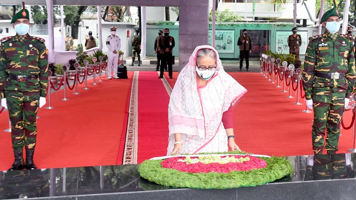 আ’লীগের প্রতিষ্ঠাবার্ষিকীতে বঙ্গবন্ধুর প্রতিকৃতিতে প্রধানমন্ত্রীর শ্রদ্ধা