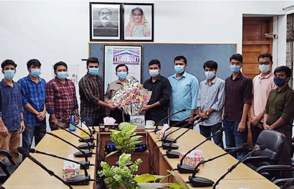 দ্বিতীয় মেয়াদে নিয়োগ পাওয়ায় শাবি উপাচার্যকে প্রেসক্লাব নেতৃবৃন্দের শুভেচ্ছা