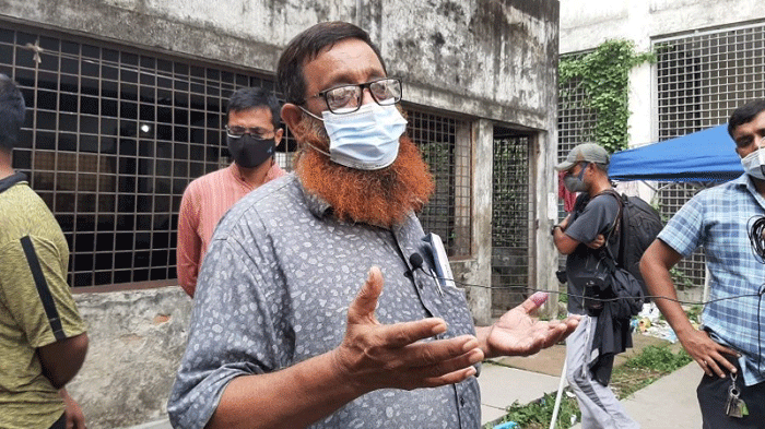 মেয়ের হাড্ডিগুলা দেন, ওর মায়ের কাছে নিয়ে যাই’