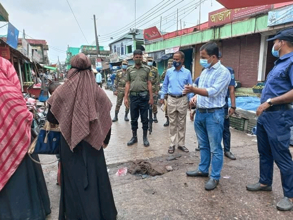 দোয়ারাবাজারে মাঠে উপজেলা প্রশাসন, পুলিশ ও সেনাবাহিনী