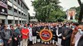 জাতির পিতার প্রতিকৃতিতে মহানগর আওয়ামী লীগের পুষ্পস্তবক অর্পণ