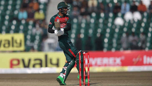হাল ধরেছেন নাঈম, ফিরলেন সাকিব