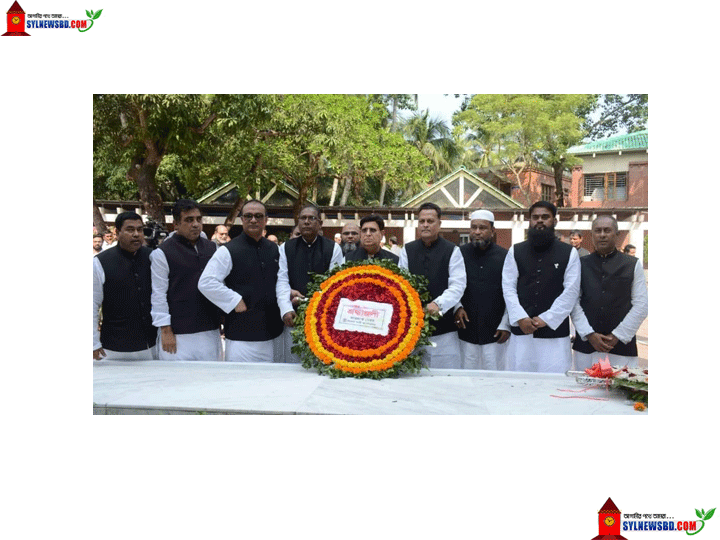 বঙ্গবন্ধুর সমাধিতে সিলেট বন্ধু পররাষ্ট্রমন্ত্রী ড. মোমেনকে নিয়ে ভারপ্রাপ্ত মেয়র লিপন বক্সের শ্রদ্ধা নিবেদন