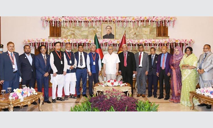 <span style='color:#077D05;font-size:19px;'>বঙ্গভবনে রাষ্ট্রপতির সাথে রেড ক্রিসেন্ট সোসাইটির প্রতিনিধিদলের সৌজন্য সাক্ষাৎ</span> <br/> 