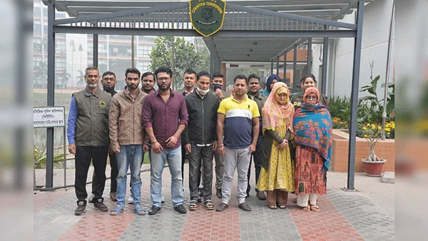 লাইভ অ্যাপে পর্ণগ্রাফির মাধ্যমে বিদেশে অর্থ পাচার, সিলেটের সানি সহ গ্রেপ্তার ৬