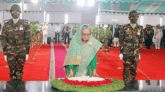 বঙ্গবন্ধুর প্রতিকৃতিতে প্রধানমন্ত্রীর শ্রদ্ধা