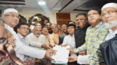 মনোনয়নপত্র দাখিল করলেন আওয়ামী লীগের মেয়র প্রার্থী আনোয়ারুজ্জামান চৌধুরী (ভিডিও)