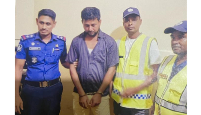অস্ত্রসহ চেয়ারম্যান প্রার্থী গ্রেপ্তার, এলাকাবাসী ও পরিবারের দাবি ষড়যন্ত্র