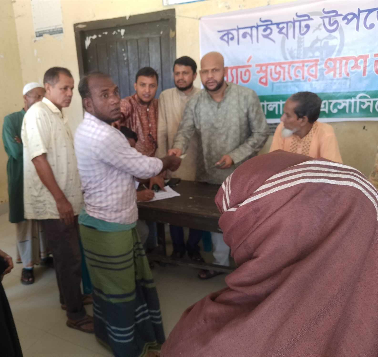 সিলেটে স্বজনদের পাশে জালালাবাদ এসোসিয়েশন