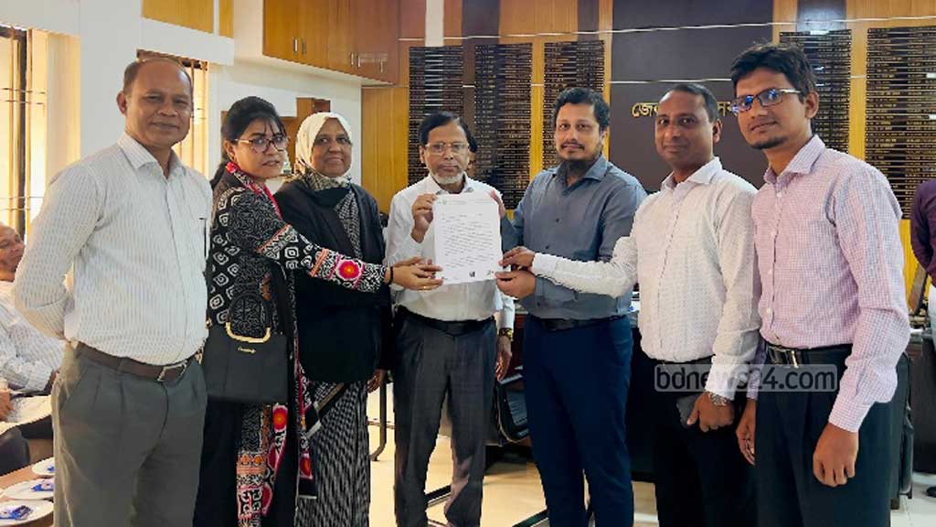 সিলেটের বিভিন্ন কোয়ারি থেকে পাথর তোলা বন্ধসহ বেলার ৩ দাবি