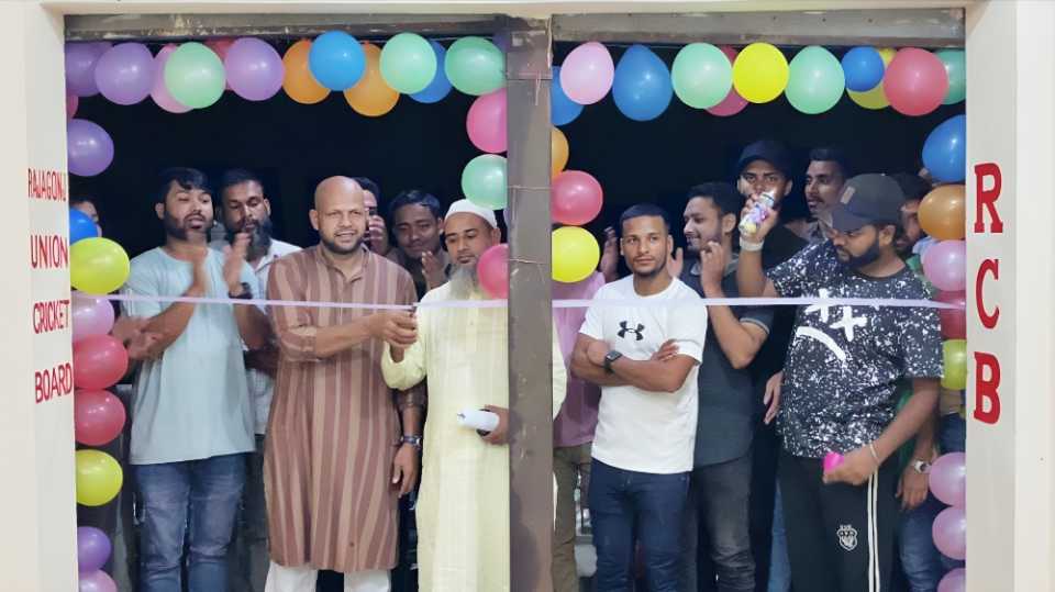 কানাইঘাট উপজেলার রাজাগঞ্জ বাজারে আরসিবি’র নতুন অফিস উদ্বোধন ও নতুন সিজনের জার্সি উন্মোচন