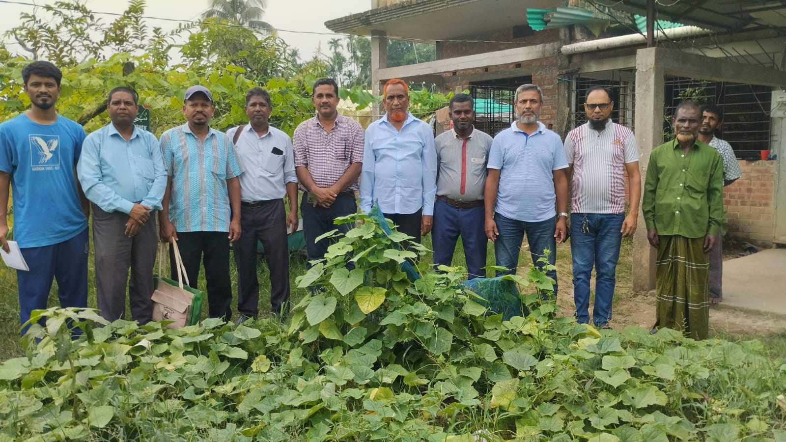যুবকরা এগিয়ে আসছেন, কৃষির জন্য আর্শিবাদ -ড. মোঃ নাজিম উদ্দীন