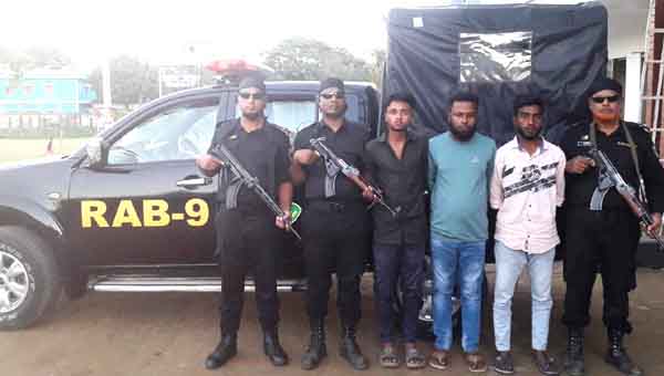 ক্লুলেস হ ত্যা মামলার ৩ আসামী গ্রে ফ তা র করছে র‌্যাব-৯
