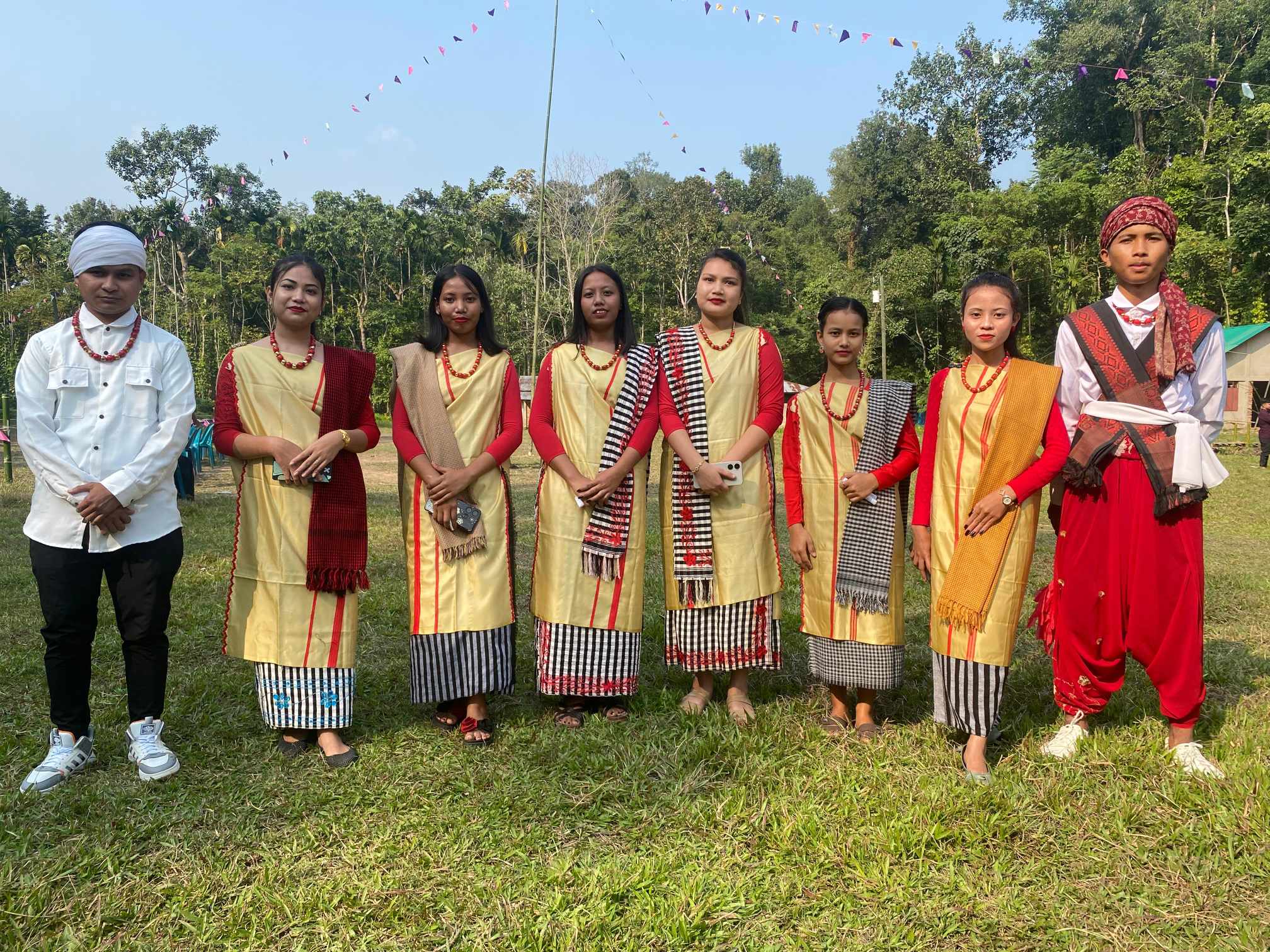 খাসিয়াদের ঐতিহ্যবাহী বর্ষবিদায় উৎসব