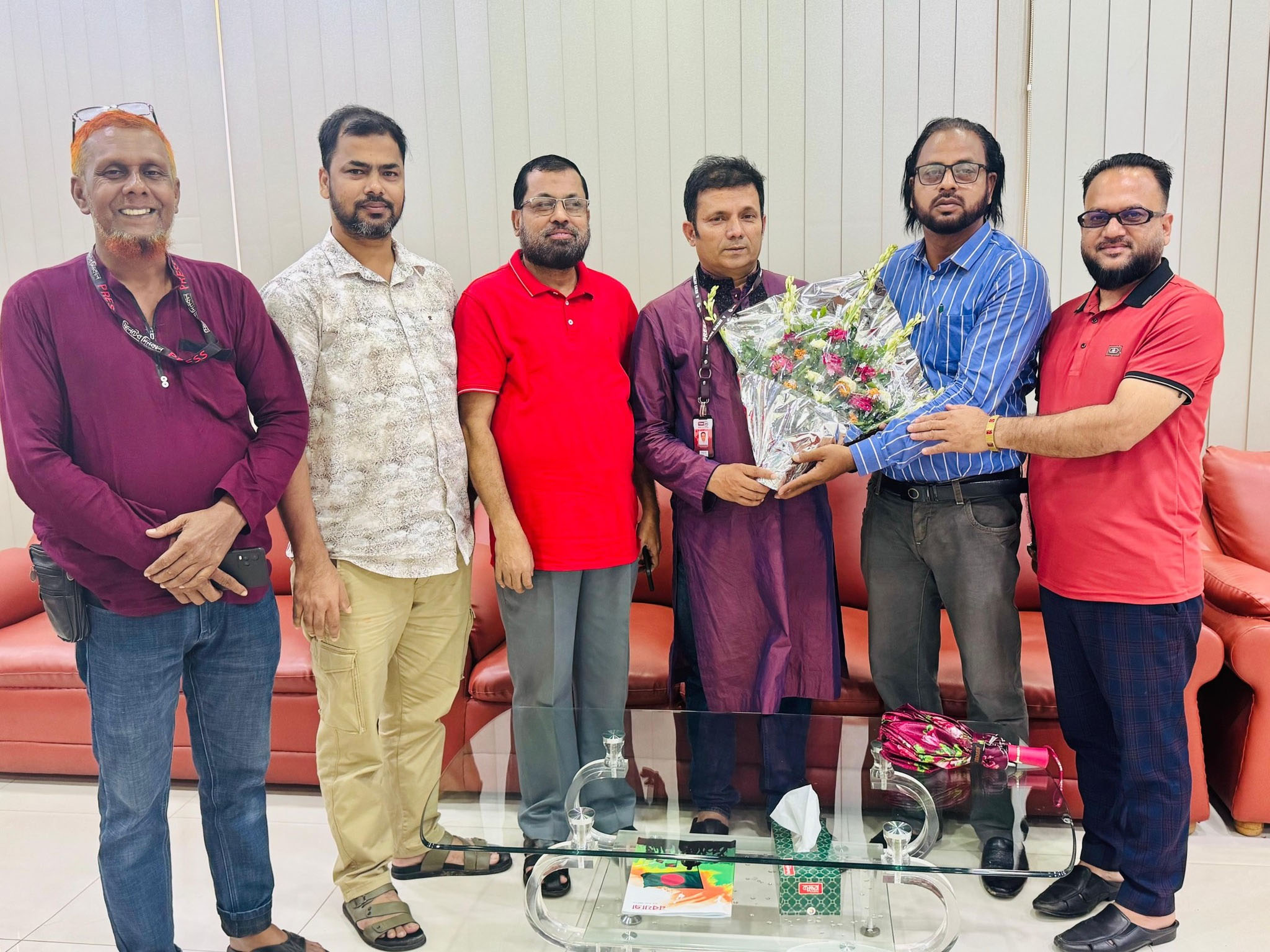 সবার ভালোবাসা নিয়ে বাঁ চ তে চাই -দীপু