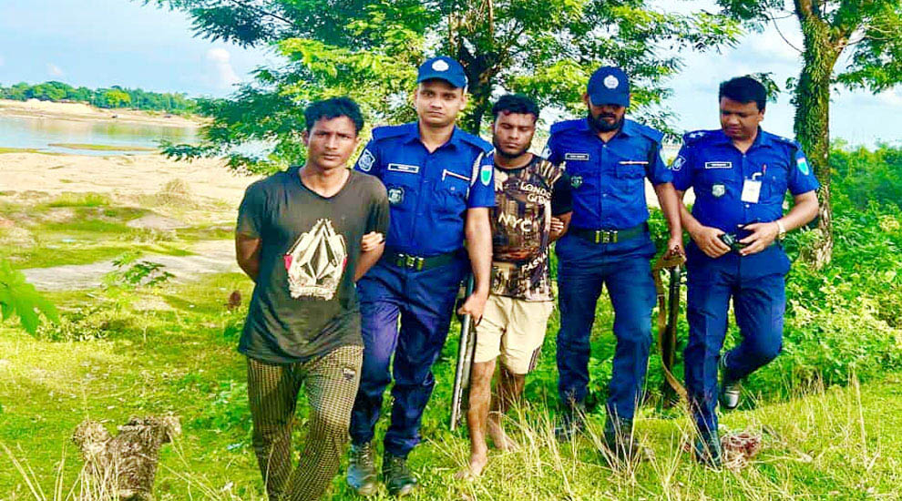 বালু উত্তোলন, ২ জনের জে ল! মুল নায়কদের ছাড় দিবেনা প্রশাসন!