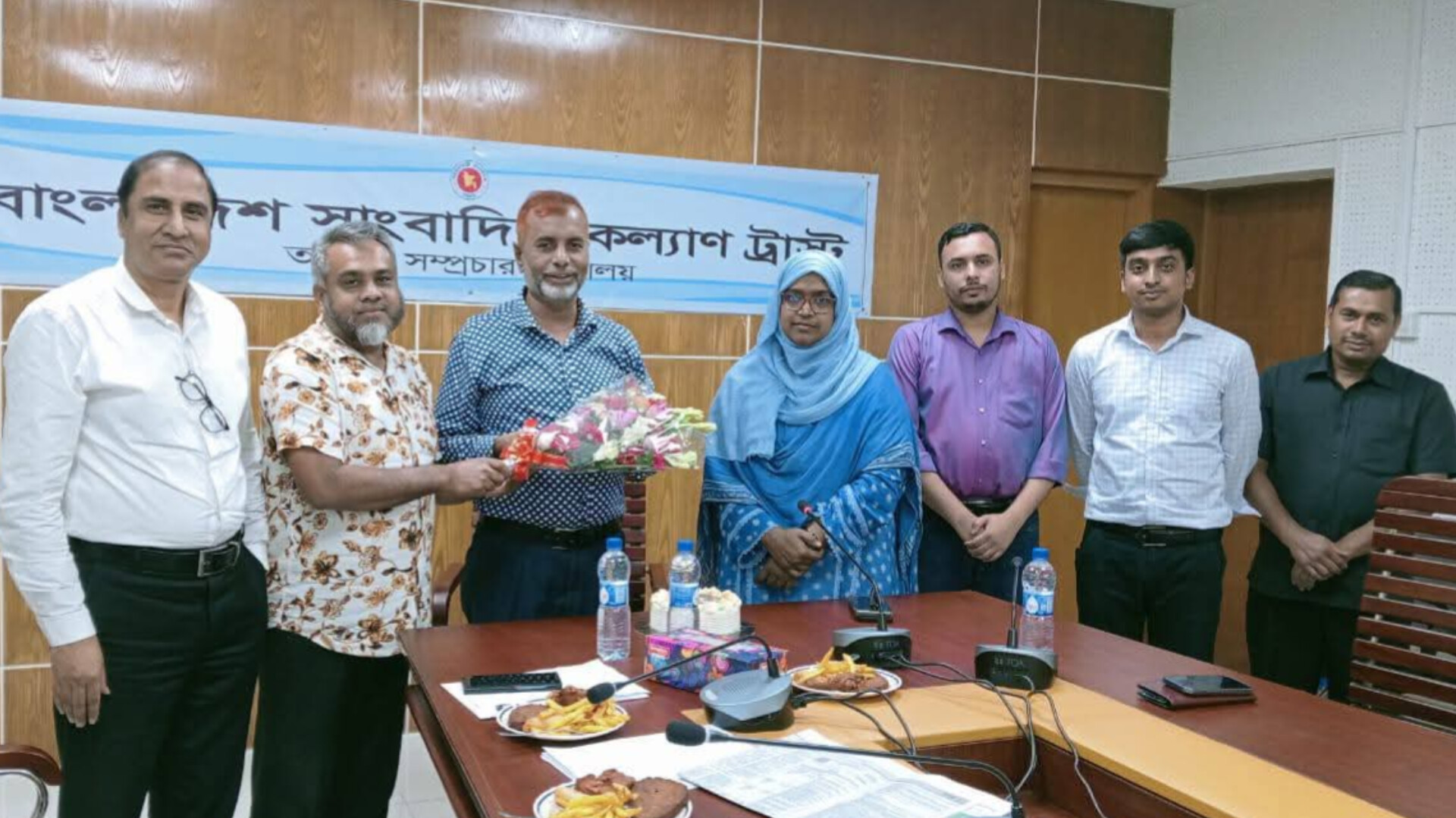 সহকর্মীদের ভালোবাসায় সিক্ত সাংবাদিক কল্যাণ ট্রাষ্টের এমডি আব্দুল্লাহ